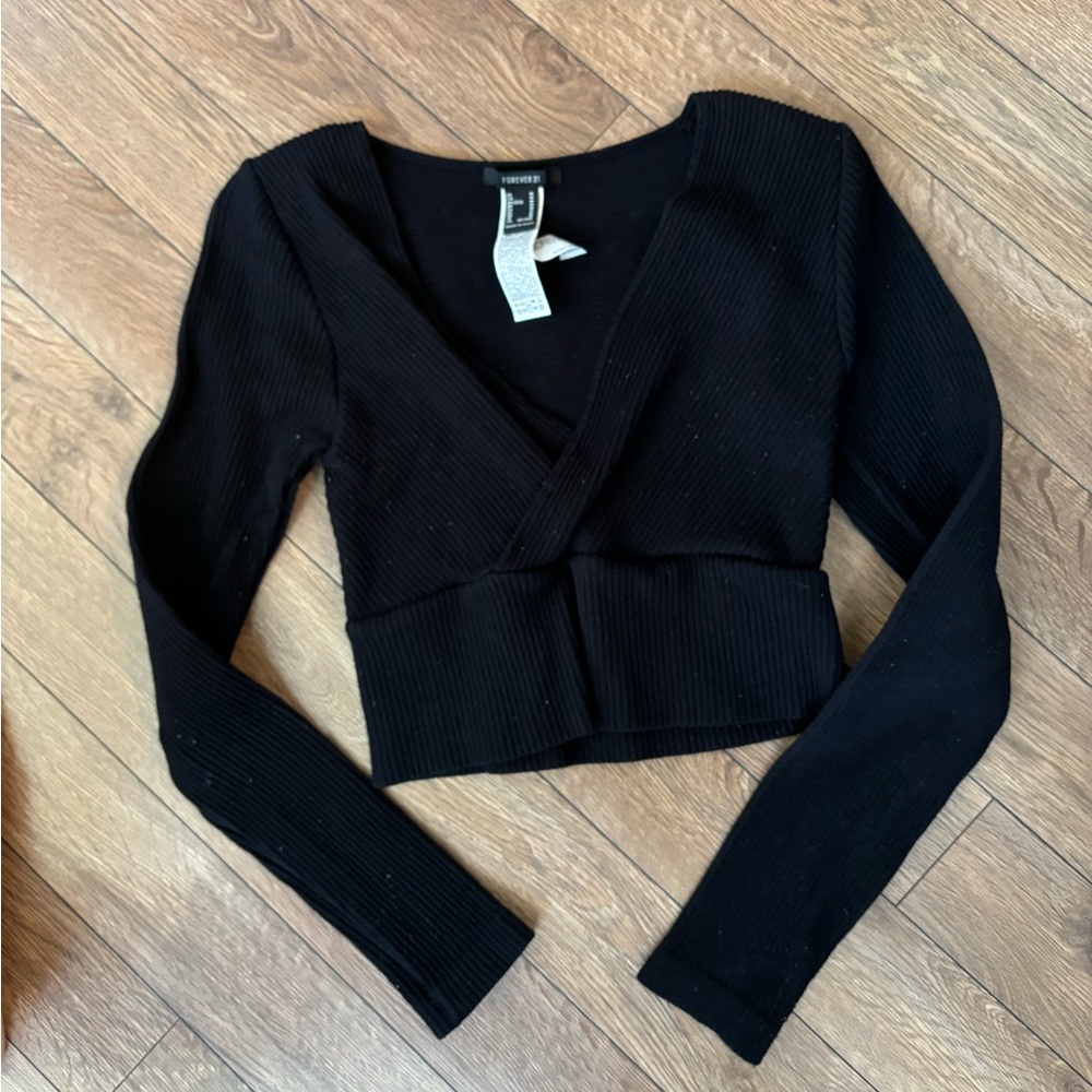 Cropped Black Long Sleeve
